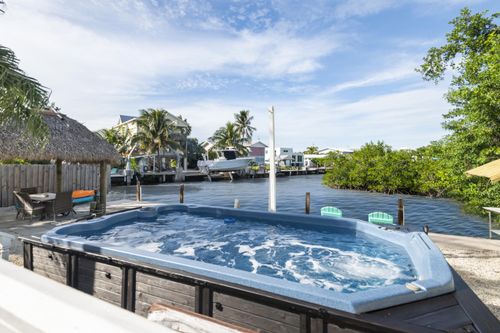 8188 Aviation Blvd, Marathon, FL, 33050-2810 | Card Image