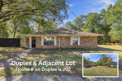206 & 208 (202) Pecan Street, Collinsville, TX, 76233 | Card Image