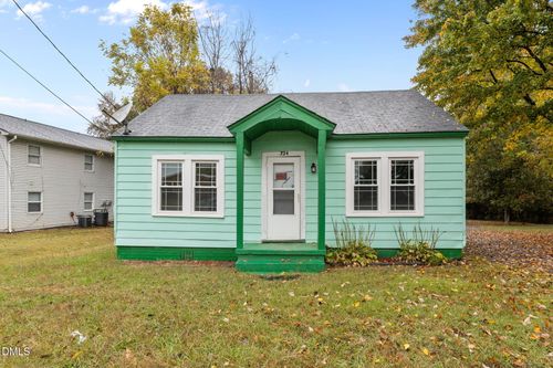 324 W Starmount Ave, Liberty, NC, 27298-8468 | Card Image