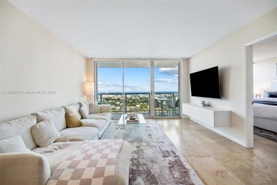 2104 - 650 West Ave, Condo with 2 bedrooms, 2 bathrooms and null parking in Miami Beach FL | Image 2