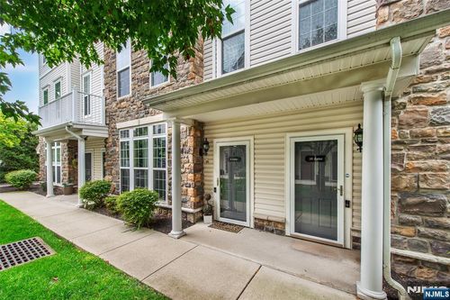 10 Aster Ln, Garfield, NJ, 07026-3562 | Card Image