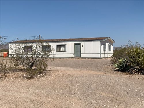 7587 W Unkar Dr, Golden Valley, AZ, 86413-6500 | Card Image