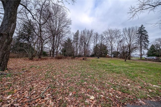 2165 Tuscarawas Rd, House other with 3 bedrooms, 3 bathrooms and 2 parking in Beaver PA | Image 4