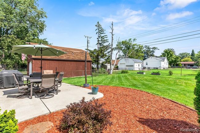 9092 Hugh Street, Home with 3 bedrooms, 2 bathrooms and null parking in Livonia MI | Image 10