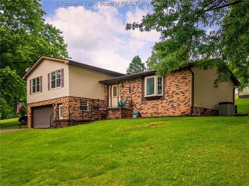 174 Pine Dr, Poca, WV, 25159-9653 | Card Image
