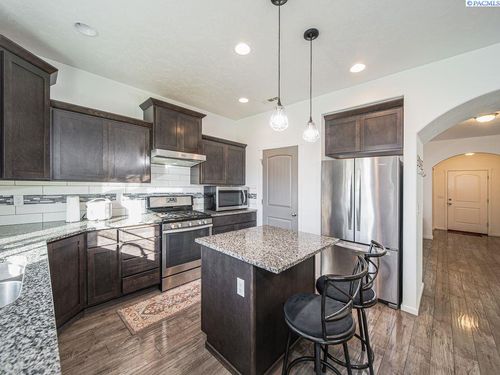 5813 Sidon Ln, Pasco, WA, 99301-8073 | Card Image