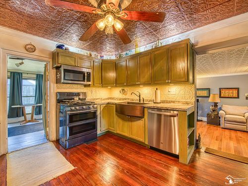 301 W Shawnee St, Tecumseh, MI, 49286-1338 | Card Image