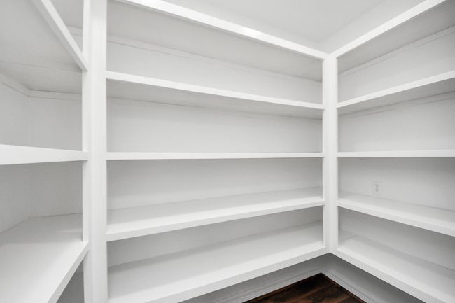 Walk-in Pantry | Image 15