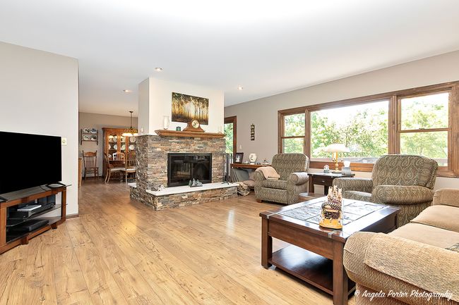 13703 Obrien Rd, House other with 3 bedrooms, 3 bathrooms and 2 parking in Hebron IL | Image 9