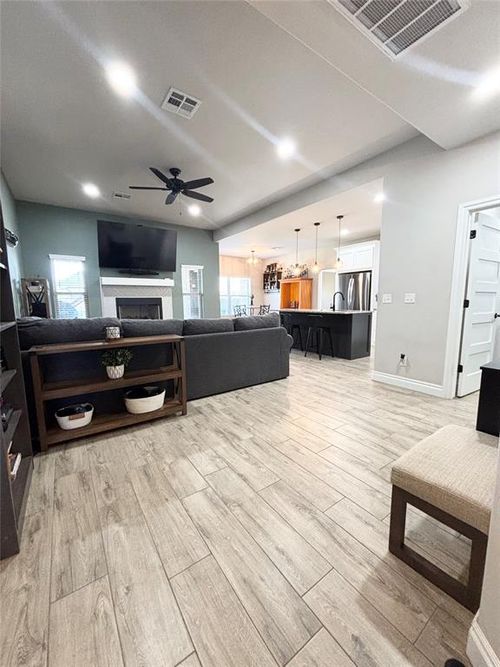 2105 Longhorn, Altus, OK, 73521-2156 | Card Image