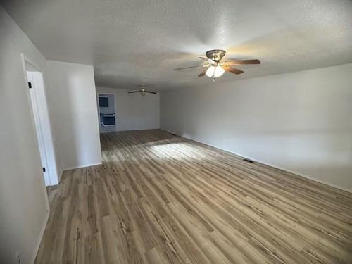 308 S Cordell Ave, Cordell, OK, 73632-5820 | Card Image