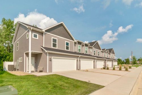 4324 Spruce Creek Dr, Cedar Falls, IA, 50613-6458 | Card Image