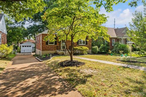 6228 Dexter Dr, Affton, MO, 63123-3427 | Card Image