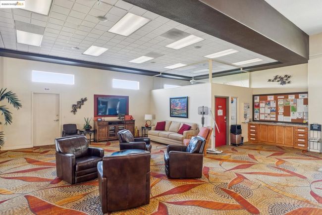 664 Prince Albert Way, Home with 2 bedrooms, 2 bathrooms and 1 parking in Brentwood CA | Image 54