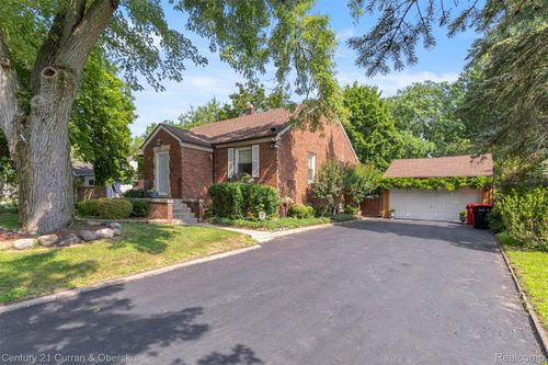 21280 Mada Ave, Southfield, MI, 48075-3896 | Card Image