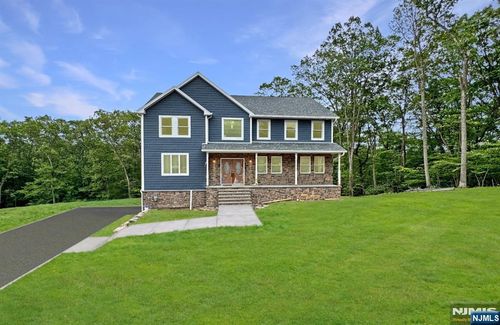 24 Eagles Nest Ter, West Milford, NJ, 07480-2943 | Card Image