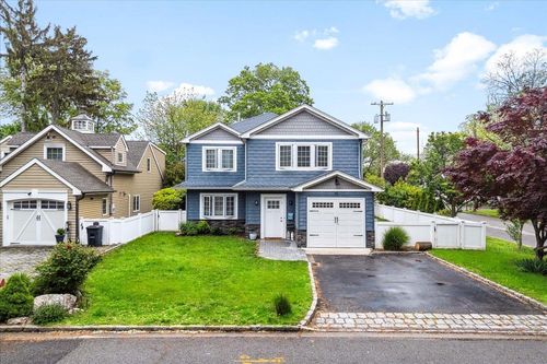 42 Sagamore Hill Dr, Port Washington, NY, 11050-2035 | Card Image