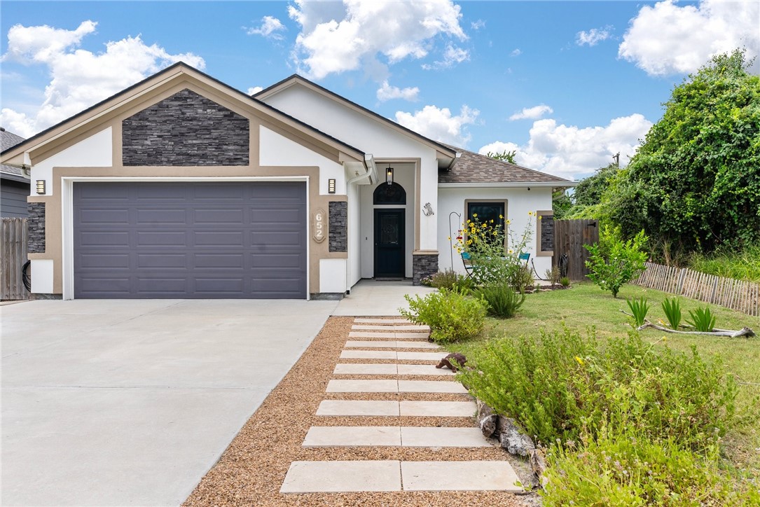 8th St, Aransas Pass, TX 78336