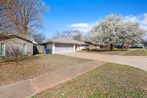 2125 Allenhurst St, Norman, OK, 73071-1415 | Card Image