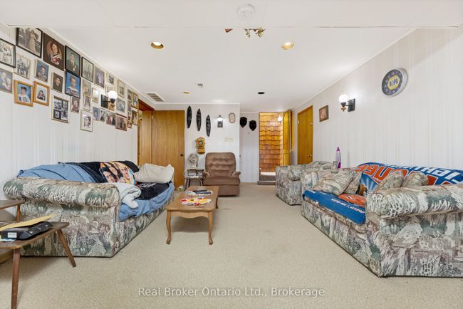 9110 10 Th Line, House other with 3 bedrooms, 1 bathrooms and 8 parking in Norval ON | Image 25