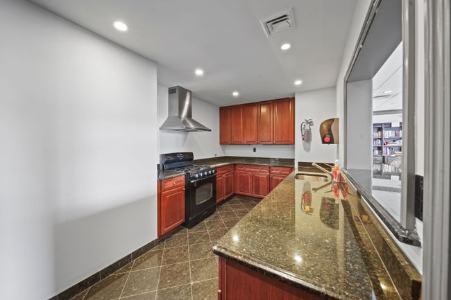 Kitchen in the Community Room | Image 27