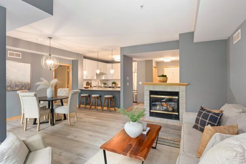apt-303-545 N 1st St, Minneapolis, MN, 55401-2425 | Card Image