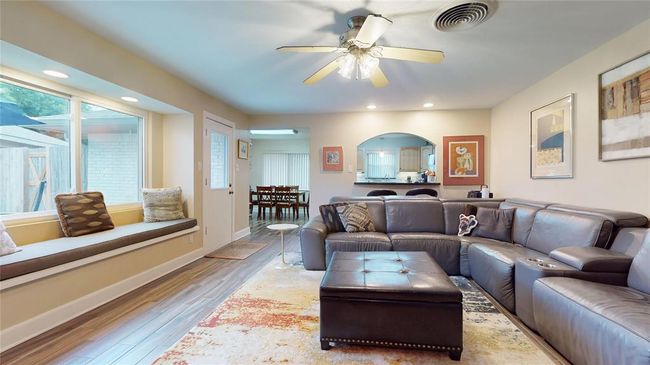 5535 Valkeith Dr, House other with 4 bedrooms, 2 bathrooms and 2 parking in Houston TX | Image 6