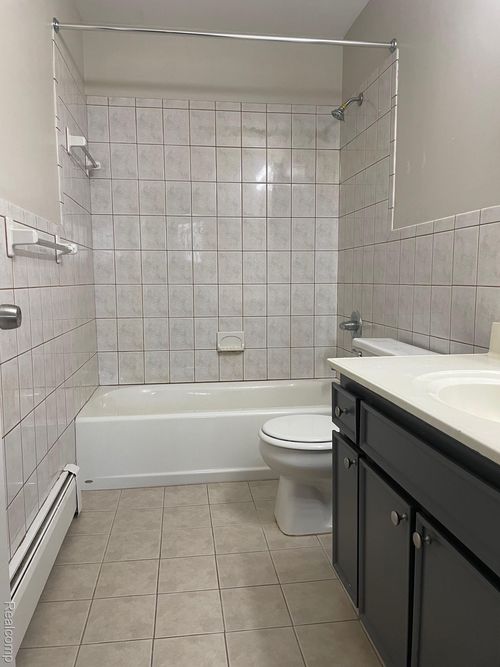 apt-2a-59425 10 Mile Rd, South Lyon, MI, 48178-1447 | Card Image