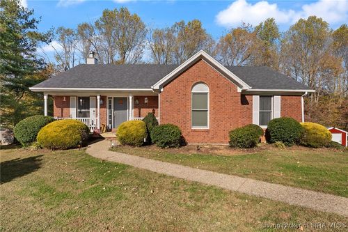 9404 Hunters Ridge Dr, Georgetown, IN, 47122-9736 | Card Image