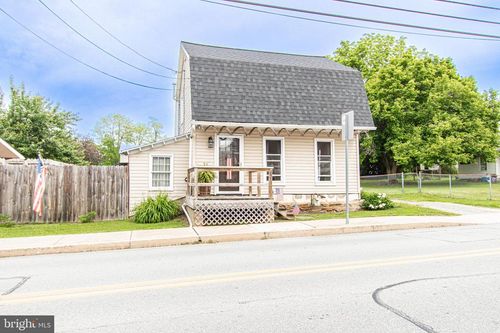 25 W Maple St, WRIGHTSVILLE, PA, 17368-9164 | Card Image
