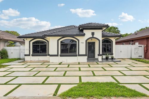 7754 Nw 201st Ter, Hialeah, FL, 33015-6643 | Card Image