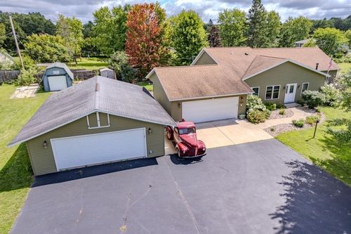 2336 Rainbow Dr, Kronenwetter, WI, 54455-9017 | Card Image