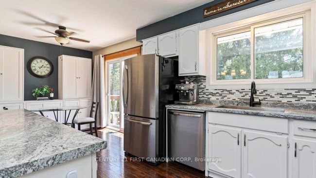 21725 Adelaide Rd, House other with 3 bedrooms, 1 bathrooms and 10 parking in Mount Brydges ON | Image 11