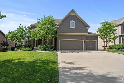 3107 W 155th Ter, Overland Park, KS, 66224-5913 | Card Image