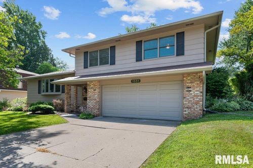 1551 Forest Hills Rd, Bettendorf, IA, 52722-3849 | Card Image