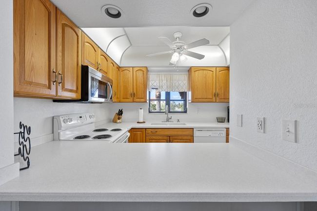APT-4A - 208 Lewis Cir, Condo with 2 bedrooms, 2 bathrooms and null parking in PUNTA GORDA FL | Image 7