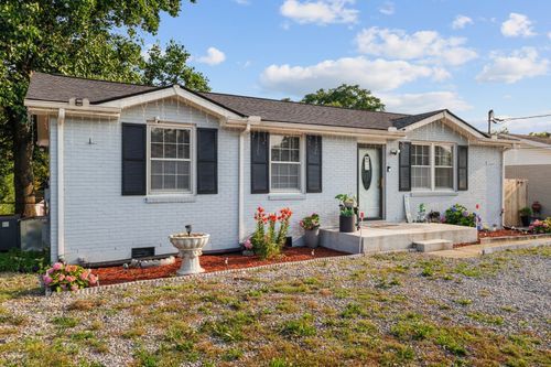 528 Singer Dr, Madison, TN, 37115-2934 | Card Image