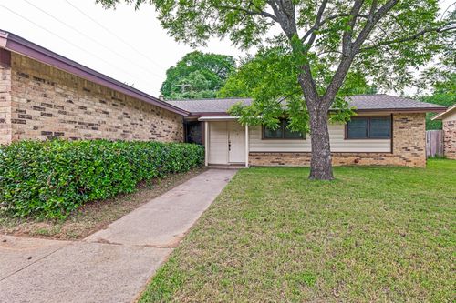 2605 Hollywood Dr, Arlington, TX, 76013-1221 | Card Image