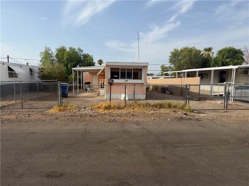 560 Silver Ln, Bullhead City, AZ, 86442-5346 | Card Image