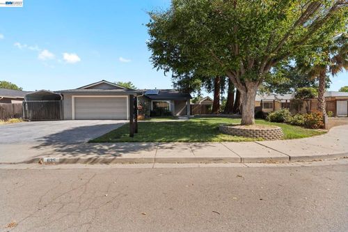 635 Teal Ct, Livermore, CA, 94551-6122 | Card Image