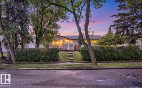 6221 44b Ave, Camrose, AB, T4V0B5 | Card Image