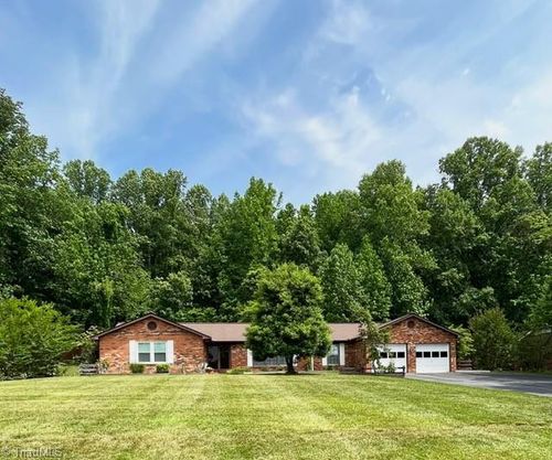 1055 Whispering Pines Dr, Kernersville, NC, 27284-9259 | Card Image