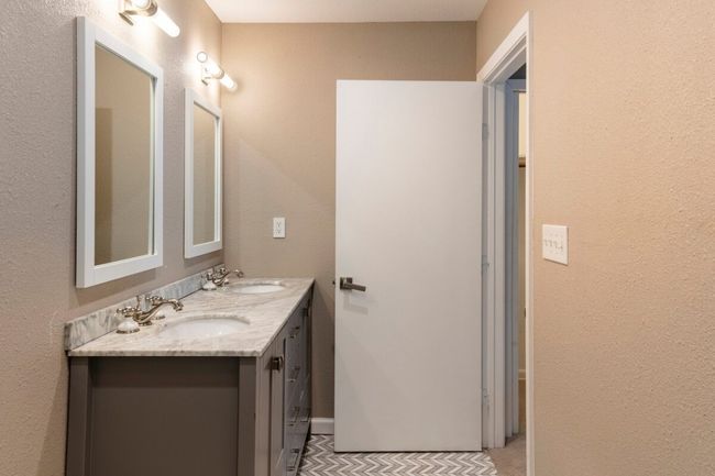 1711 Deerfield Dr, House other with 4 bedrooms, 4 bathrooms and 2 parking in Austin TX | Image 35