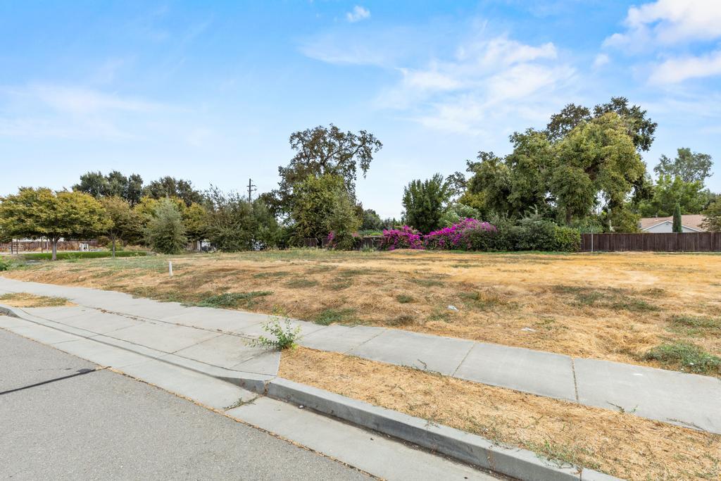 Land in Knights Landing
