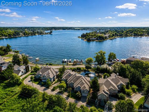 3782 Pine Lake Knoll Dr, West Bloomfield, MI, 48324-1666 | Card Image