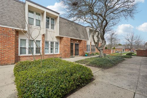 1605 Lafayette Dr, Upper Arlington, OH, 43220-3868 | Card Image