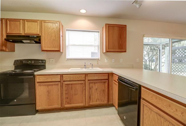 3004 Amber Oak Drive, Townhouse with 2 bedrooms, 1 bathrooms and null parking in Valrico FL | Image 11