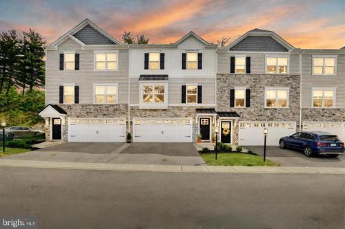 15 Woods Dr, CAMP HILL, PA, 17011-2648 | Card Image