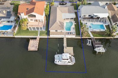 2773 Seabreeze Drive S, House other with 4 bedrooms, 3 bathrooms and null parking in GULFPORT FL | Image 2