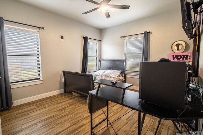 177 E Short Meadow Dr, House other with 4 bedrooms, 4 bathrooms and null parking in Lytle TX | Image 28